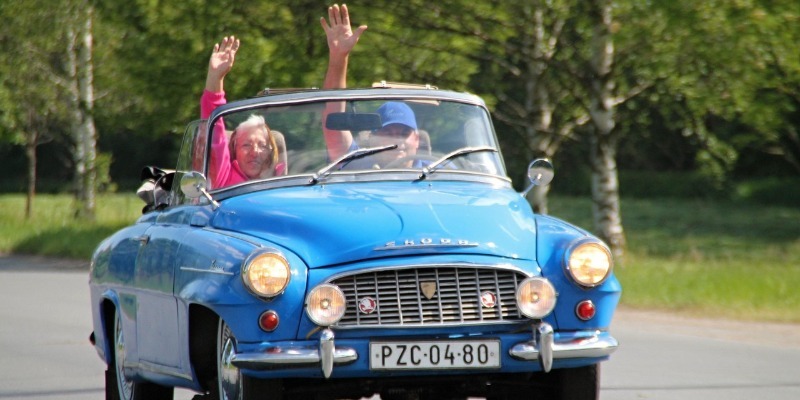 car-3668196 1280